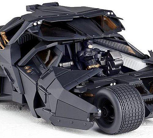 Preview: Batmobil Tumbler - Batman Dark Knight Rises - Revoltech