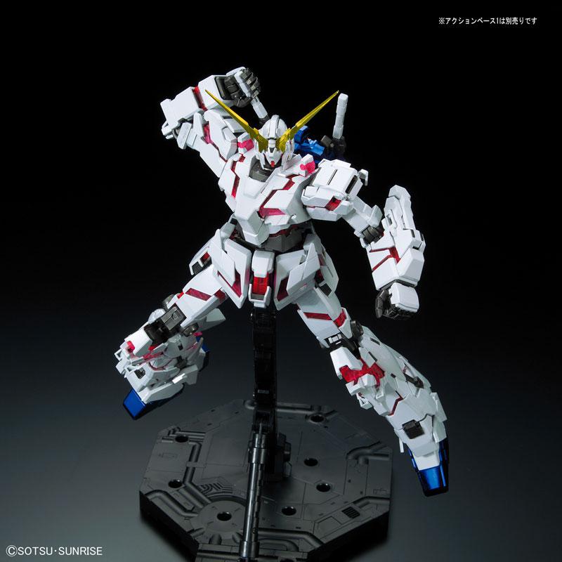 Preview: Gundam UC - RX-0 Unicorn Gundam - MG - 1/100 - Red/Green Twin Frame Edition (Titanium Finish) - Bandai