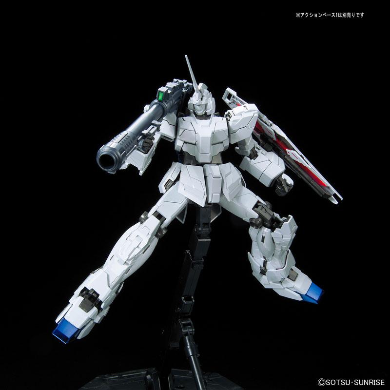 Preview: Gundam UC - RX-0 Unicorn Gundam - MG - 1/100 - Red/Green Twin Frame Edition (Titanium Finish) - Bandai