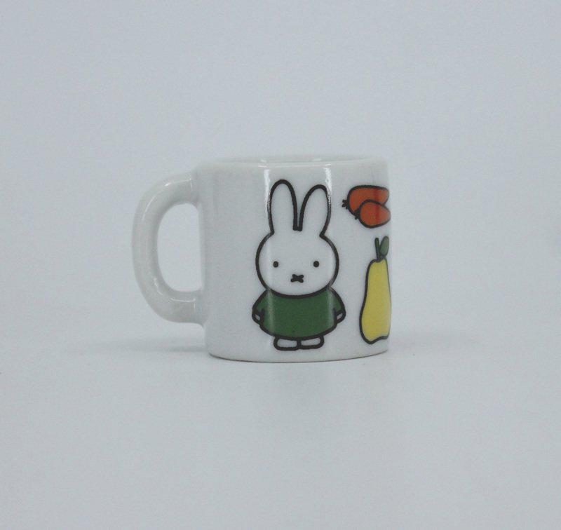 Preview: Miffy & Gemüse - Miffy / Nijntje - Miniatur Tasse