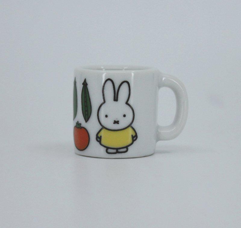 Preview: Miffy & Gemüse - Miffy / Nijntje - Miniatur Tasse