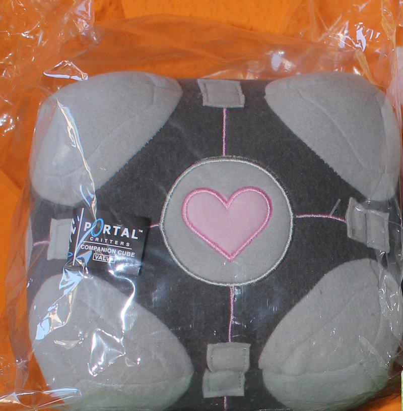 Preview: Portal 2 Companion Cube