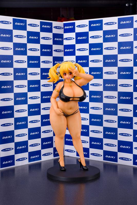 Preview: Super Pochaco - Suntan Photo Shoot