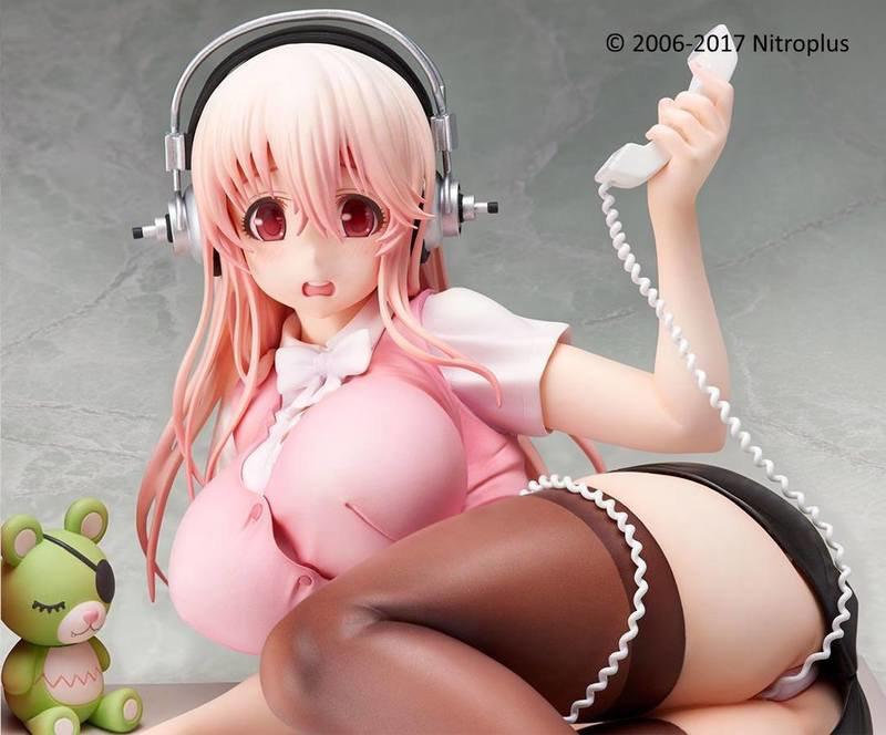 Preview: Super Sonico - Clumsy Office Lady - Native