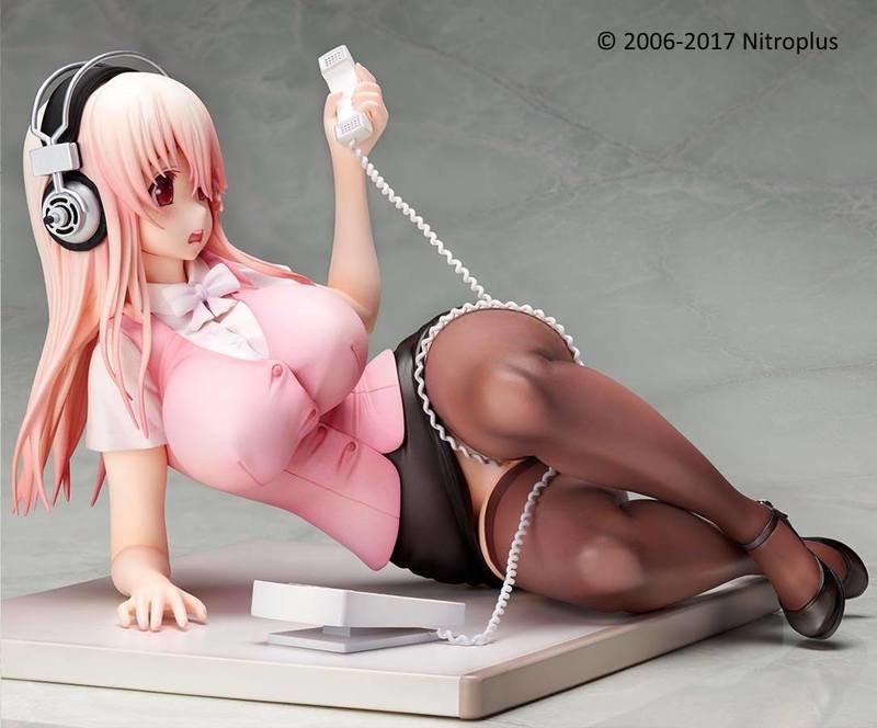 Preview: Super Sonico - Clumsy Office Lady - Native