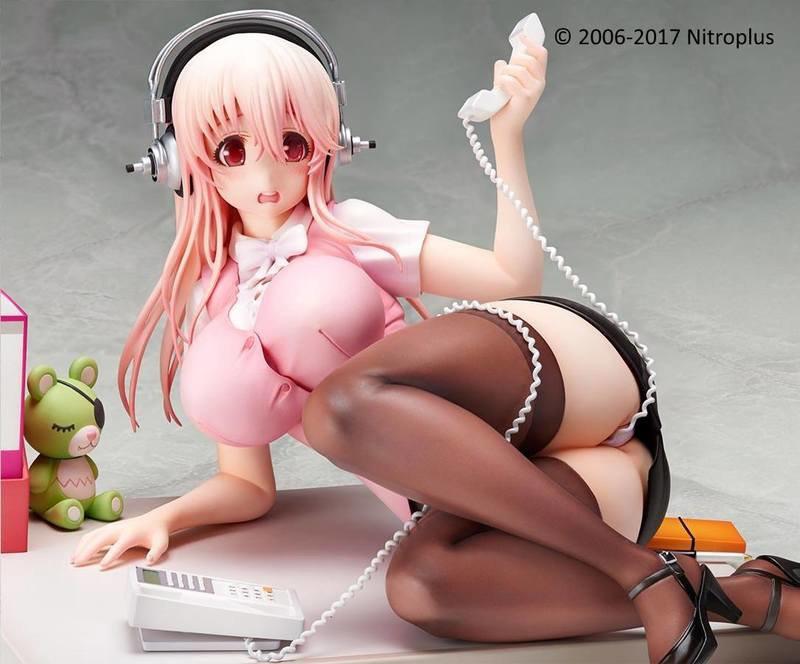 Preview: Super Sonico - Clumsy Office Lady - Native