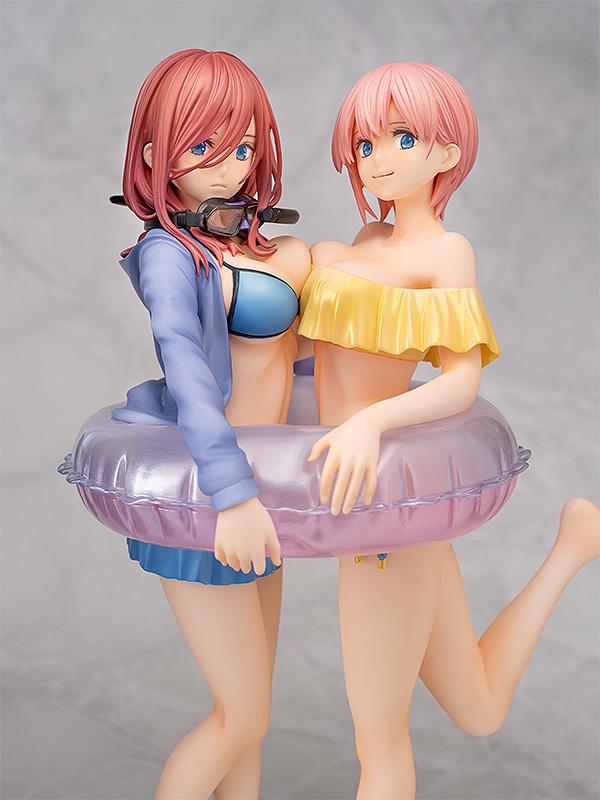 Preview: Miku und Ichika Nakano - Wing