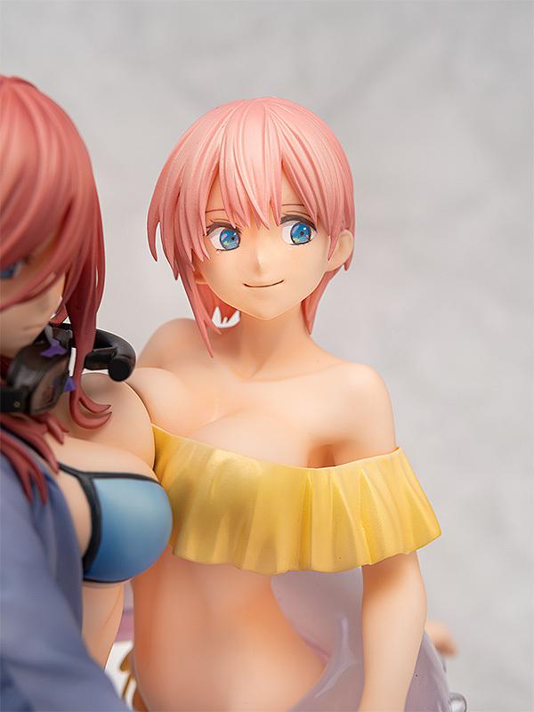 Preview: Miku und Ichika Nakano - Wing