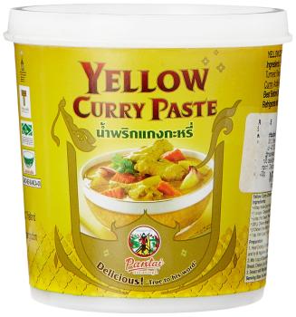 Gelber Curry Paste im Cup von Pantai