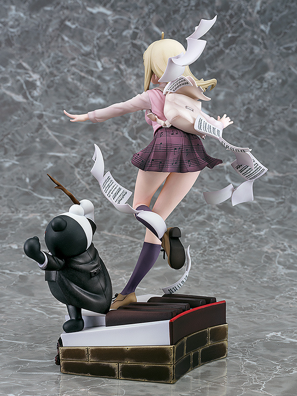 Kaede Akamatsu und Monokuma - Phat! Company