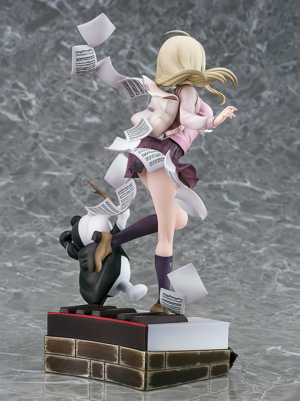 Kaede Akamatsu und Monokuma - Phat! Company