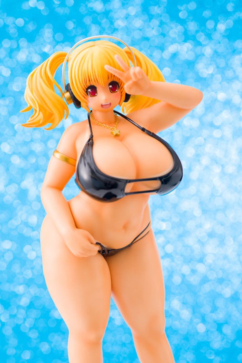 Super Pochaco - Suntan Photo Shoot