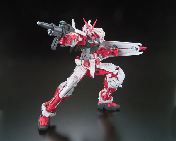  MBF-P02 Gundam - Astray Red Frame - RG #19 - 1/144 - Bandai